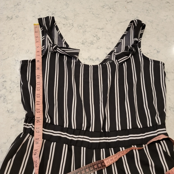 Beige By eci Black & White Stripe Crop Wide-Leg  Romper Jumpsuit  Small - Picture 12 of 15